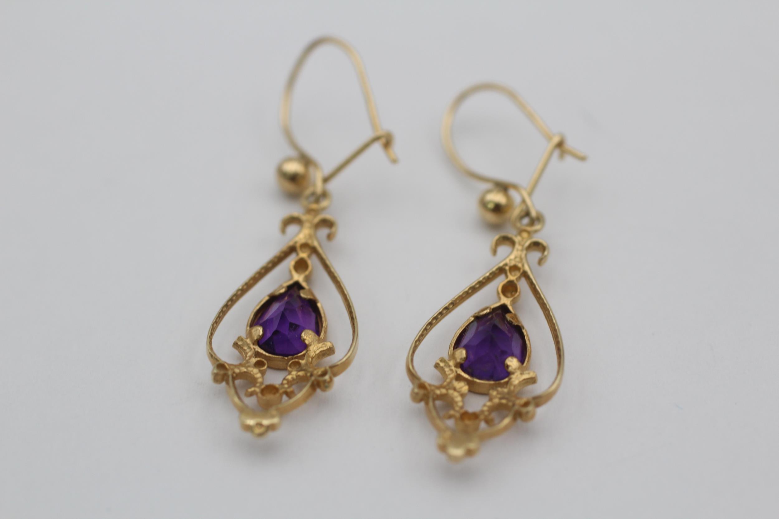 3 x 9ct gold paired amethyst earrings inc. drop & stud (4.6g) Size - Image 5 of 7