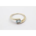 9ct white gold topaz solitaire bypass ring (3.2g) Size N