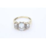 9ct gold aquamaring and diamond set dress ring - size s1/2 (3.3g)