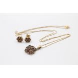 9ct yellow gold vintage garnet necklace & earrings set (4.6g)