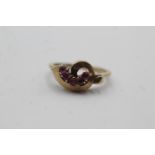 9ct gold vintage ruby stylised twist setting ring (2.5g) Size M