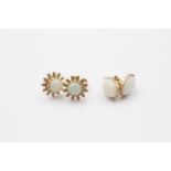 2 x 9ct gold paired opal stud earrings (1.8g)