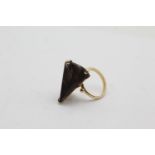 9ct gold fancy cut smokey quartz statement cocktail ring - size n (7.3g)