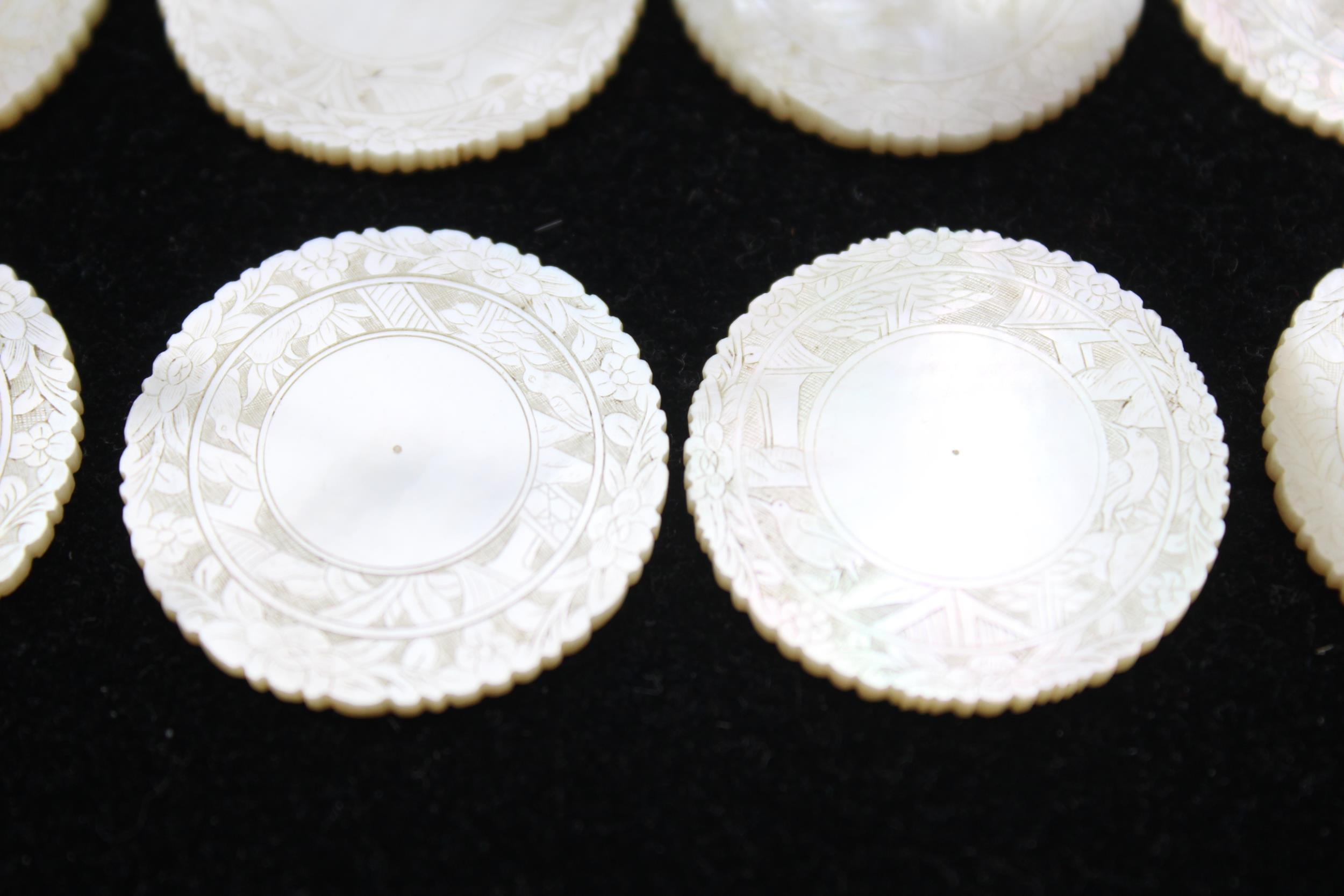 10 x Antique Chinese Mother Of Pearl Circular Gaming TOKENS / CHIPS // Approx Diameter - 3cm In - Image 5 of 7