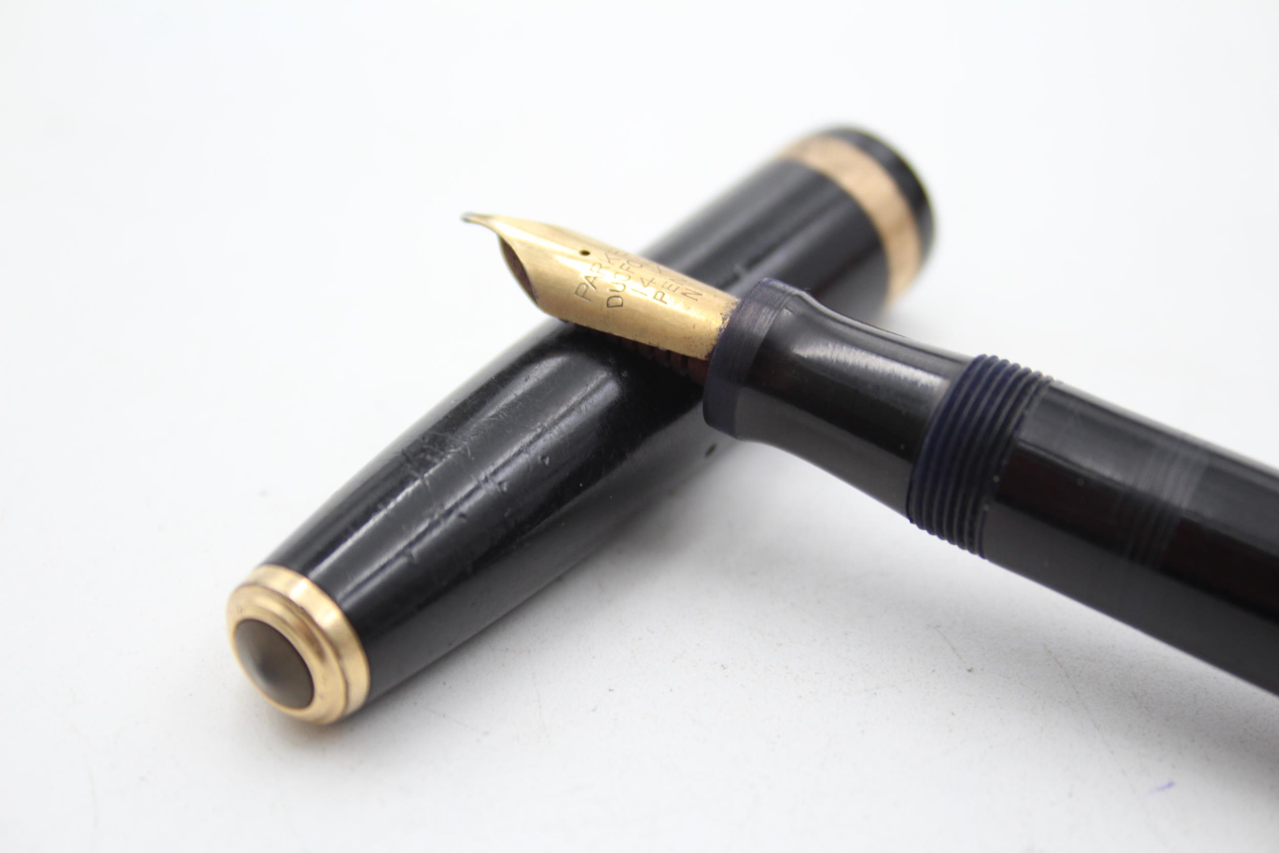 Vintage PARKER Duofold Black FOUNTAIN PEN w/ Gold Plate Nib WRITING // Vintage PARKER Duofold - Image 2 of 8