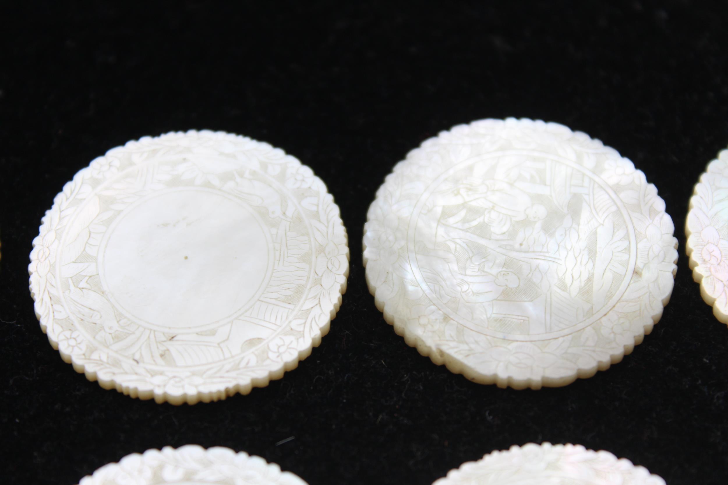 10 x Antique Chinese Mother Of Pearl Circular Gaming TOKENS / CHIPS // Approx Diameter - 3cm In - Image 4 of 7