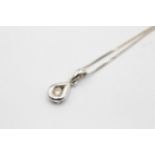 9ct White Gold Diamond Drop Pendant Necklace (2g)