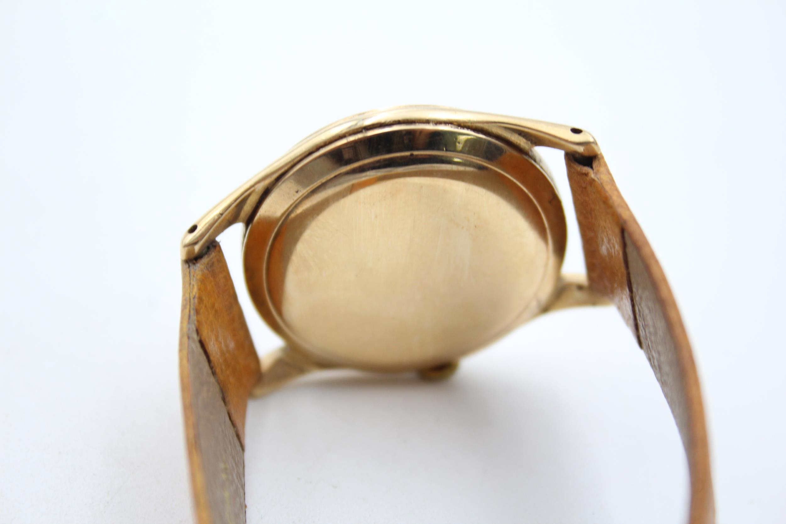 Vintage Gents OMEGA 9ct gold Wristwatch Handwind WORKING // Vintage OMEGA 9ct Gold Wristwatch - Image 6 of 6