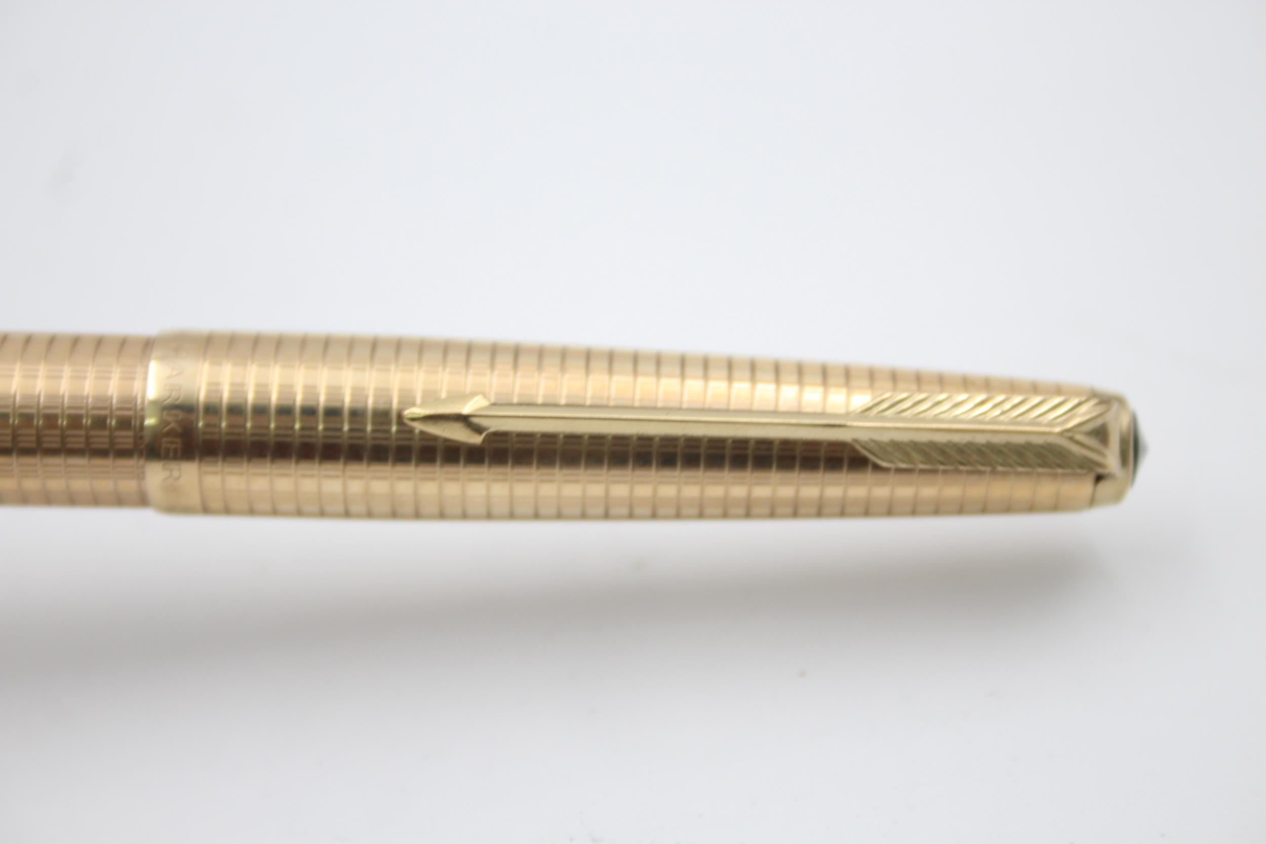 Vintage PARKER 65 Gold Plate FOUNTAIN PEN w/ 14ct Gold Nib, Pencil, Box Etc // Vintage PARKER 65 - Image 5 of 8