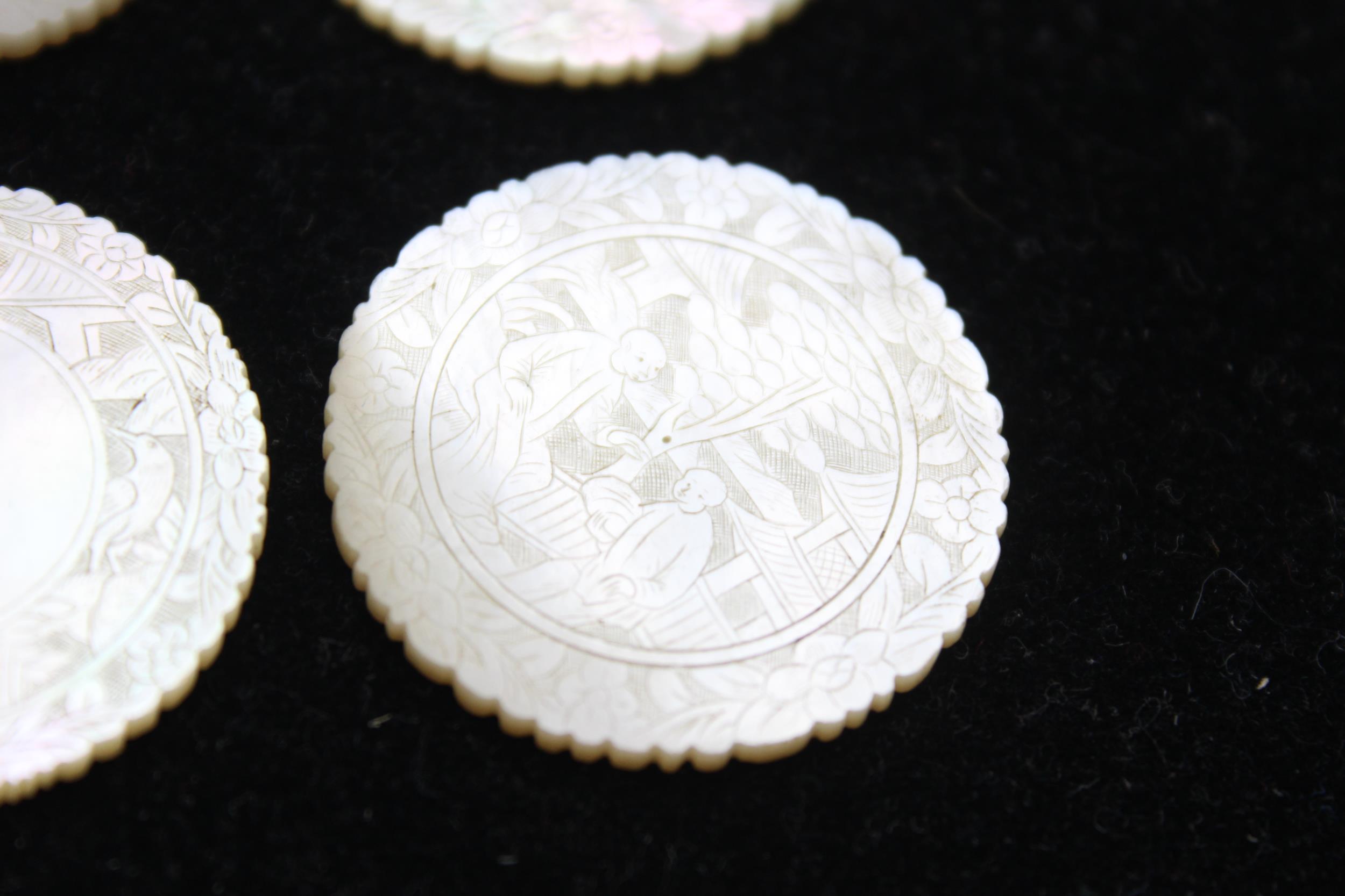 10 x Antique Chinese Mother Of Pearl Circular Gaming TOKENS / CHIPS // Approx Diameter - 3cm In - Image 7 of 7