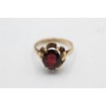 9ct Gold Garnet Solitaire Ring (3.1g) Size N