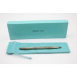 TIFFANY & CO. Stamped .925 Sterling Silver Ballpoint Biro Pen WRITING Boxed 15g // In previously