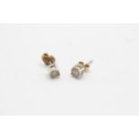 9ct white gold diamond stud earrings (1g)