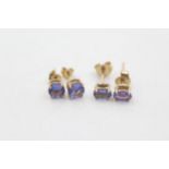 2 x 9ct gold paired tanzanite stud earrings (2g)