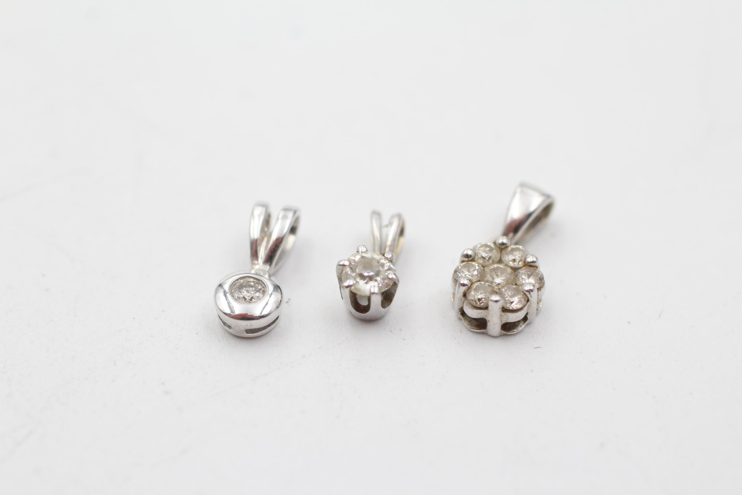3 x 9ct white gold diamond set pendants inc. cluster & solitaire (1.3g) - Image 3 of 4