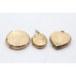3 x 9ct gold back and front engraved lockets inc. round, heart (11g)