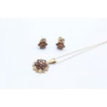 9ct gold garnet earrings and necklace set (3.1g)