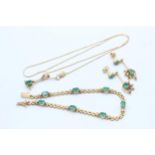 18ct gold diamond and emerald earrings, bracelet, and necklace set (18.9g)