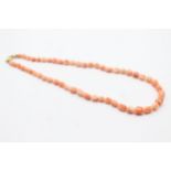 18ct gold clasp carved coral graduated necklace (13.4g)