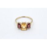 9ct gold garnet & citrine three stone ring (2.7g) Size Q