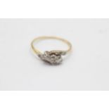 18ct gold diamond twist dress ring (2.6g) Size R