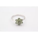 9ct White Gold Green Gemstone Flower Cluster Ring (2.3g)
