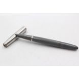 Vintage PARKER 51 Grey FOUNTAIN PEN w/ Brushed Steel Cap WRITING // Vintage PARKER 51 Grey