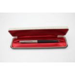 Vintage PARKER 61 Black FOUNTAIN PEN w/ Brushed Steel Cap WRITING Boxed // Vintage PARKER 61 Black