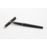 Vintage PARKER 180 Matte Black FOUNTAIN PEN w/ Gold Plate Nib WRITING