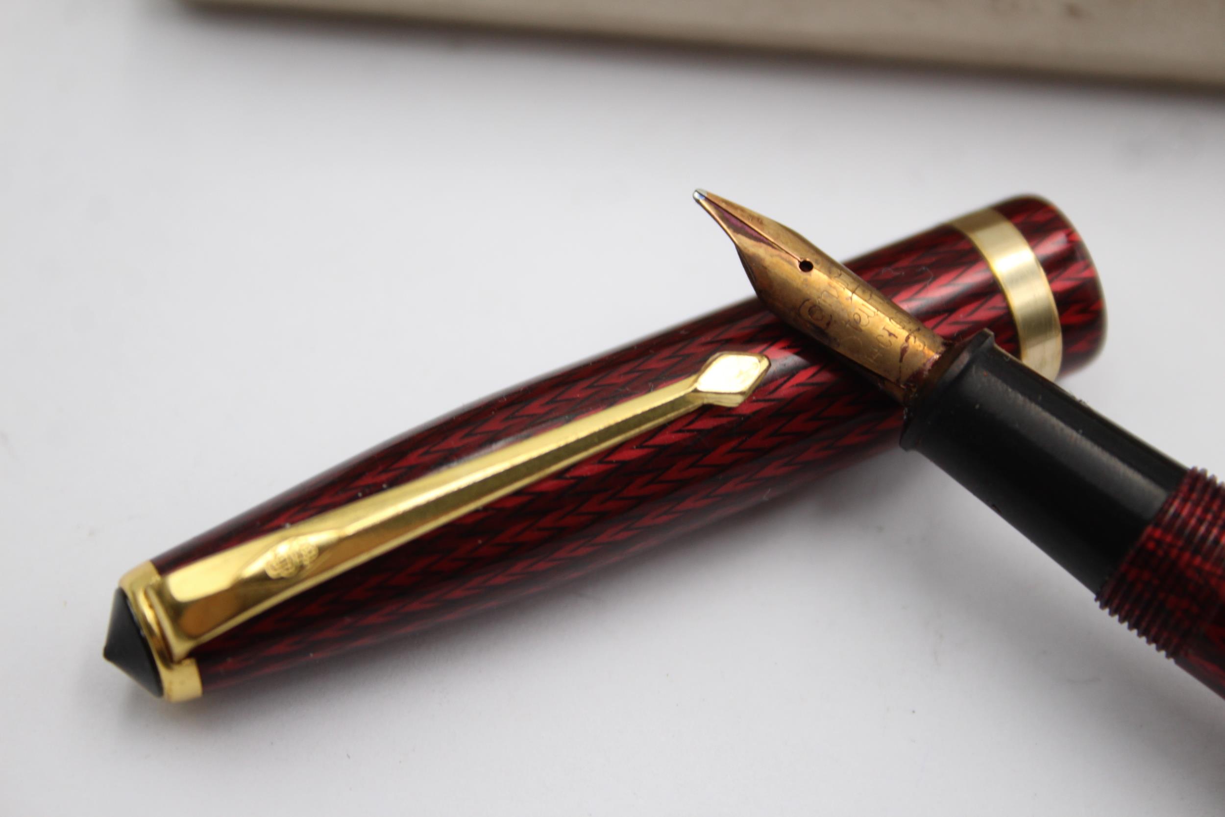 Vintage CONWAY STEWART 85L Burgundy FOUNTAIN PEN w/ 14ct Gold Nib WRITING Boxed - Image 4 of 4
