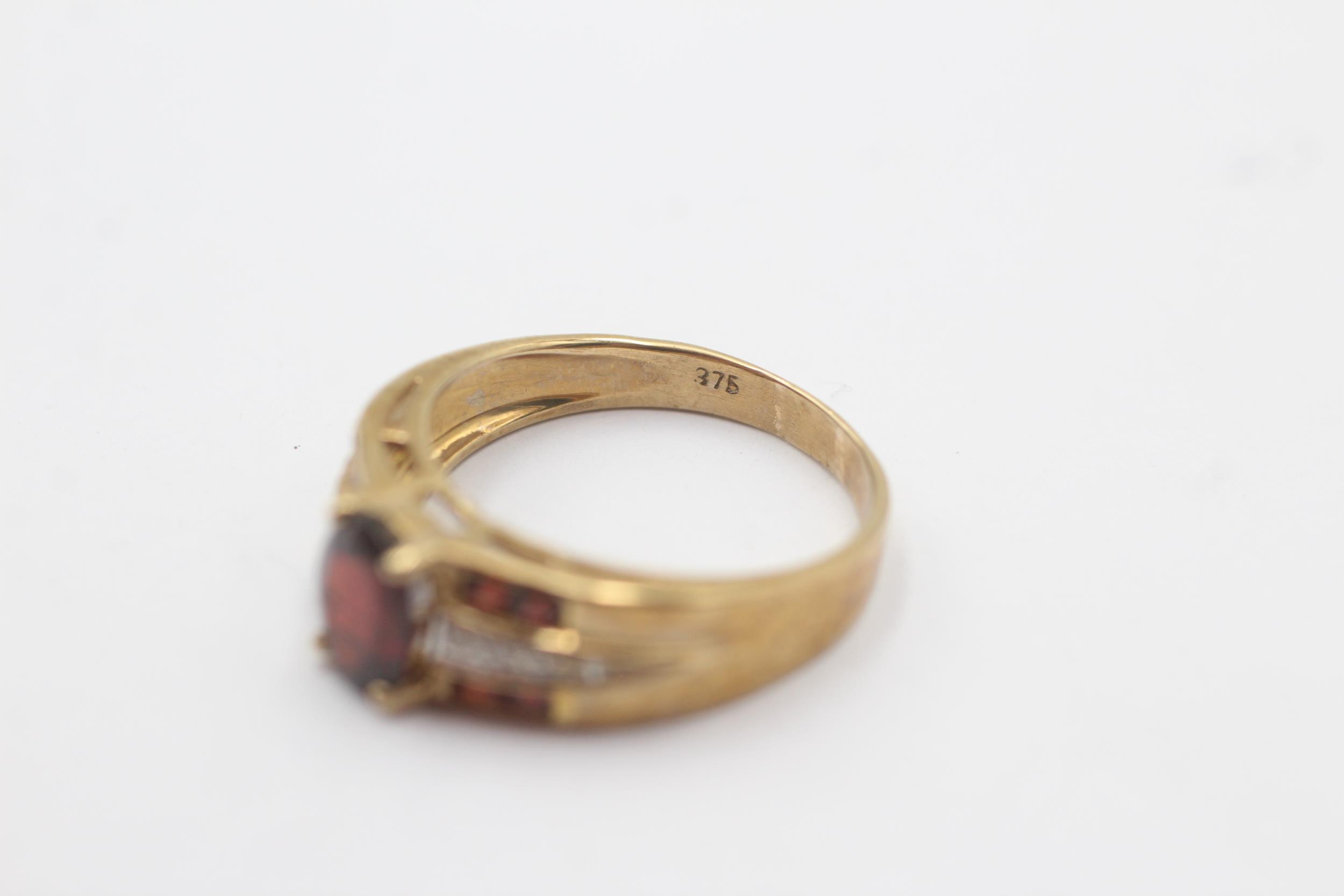 9ct Gold Garnet & Diamond Cluster Dress Ring (3.4g) Size Q - Image 4 of 4