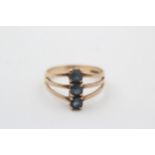 9ct gold vintage blue paste set trilogy ring (2.8g) Size O