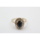 9ct gold vintage diamond and sapphire set cluster ring (2.5g) Size N