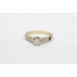 9ct gold vintage diamond set dress ring - as seen (2.2g) Size L
