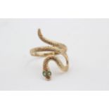 9ct gold emerald eyes textured wrap snake statement ring (2.3g) Size O