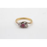 18ct gold and platinum vintage diamond and ruby set trilogy ring (2.5g) Size J