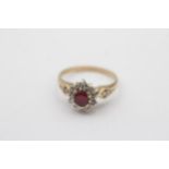 9ct gold diamond and ruby oval halo cluster and shoulder set ring (2.3g) Size L