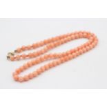 9ct gold clasp on coral beaded strand necklace (15.5g)
