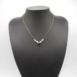 9ct gold and pearl sapphire necklace. 2.4g weight 16 inches long