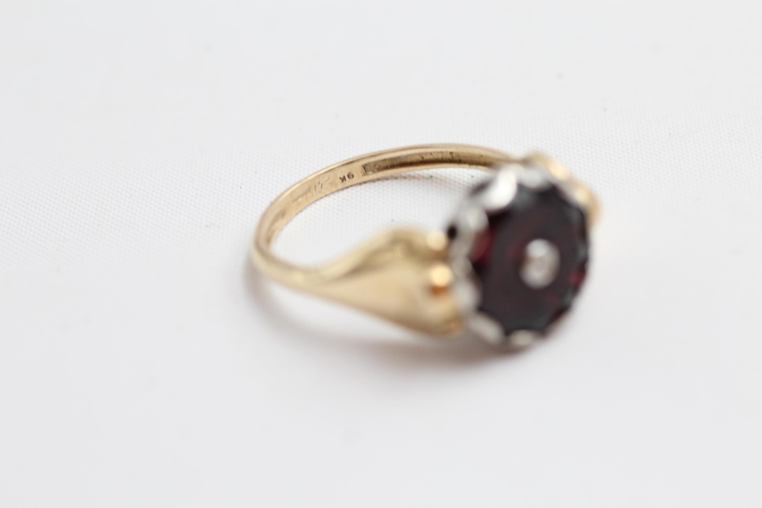 9ct gold diamond & garnet dress ring (4.5g) size S - Image 4 of 4