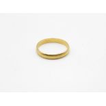 18ct gold size V wedding band 3.5g weight