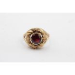 9ct gold vintage garnet set dress ring (3.2g) Size M