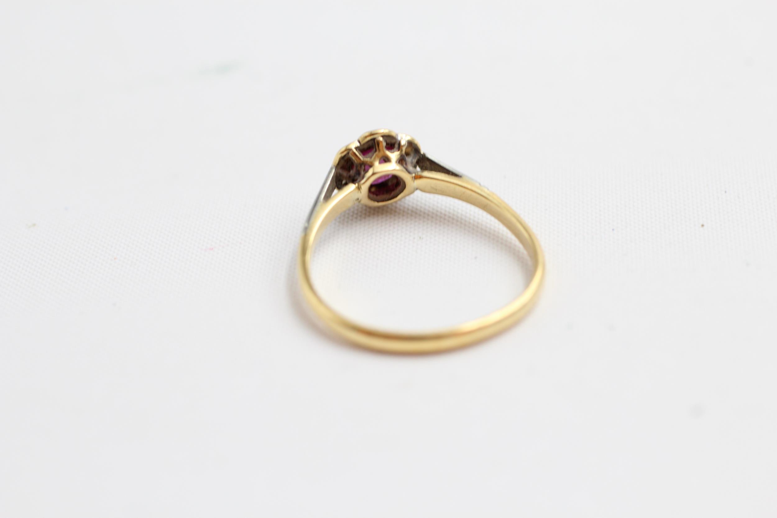18ct gold diamond & ruby dress ring (2.3g) Size O - Image 4 of 4