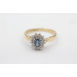 9ct gold diamond & sapphire oval cluster ring (3.5g) Size U