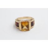 14ct gold citrine & garnet three stone statement ring (7.2g) Size N