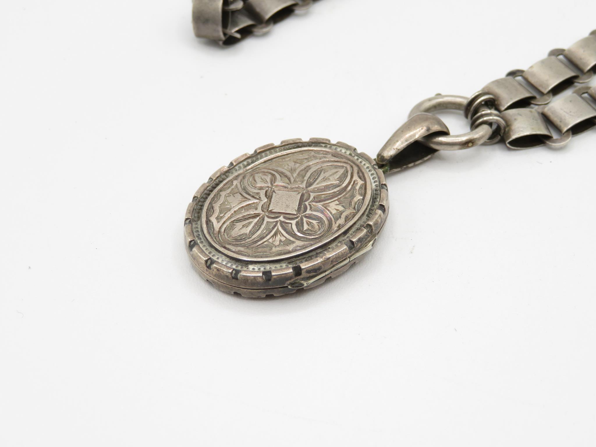 A Victorian Silver Book Chain And Locket (36g) - Image 2 of 4