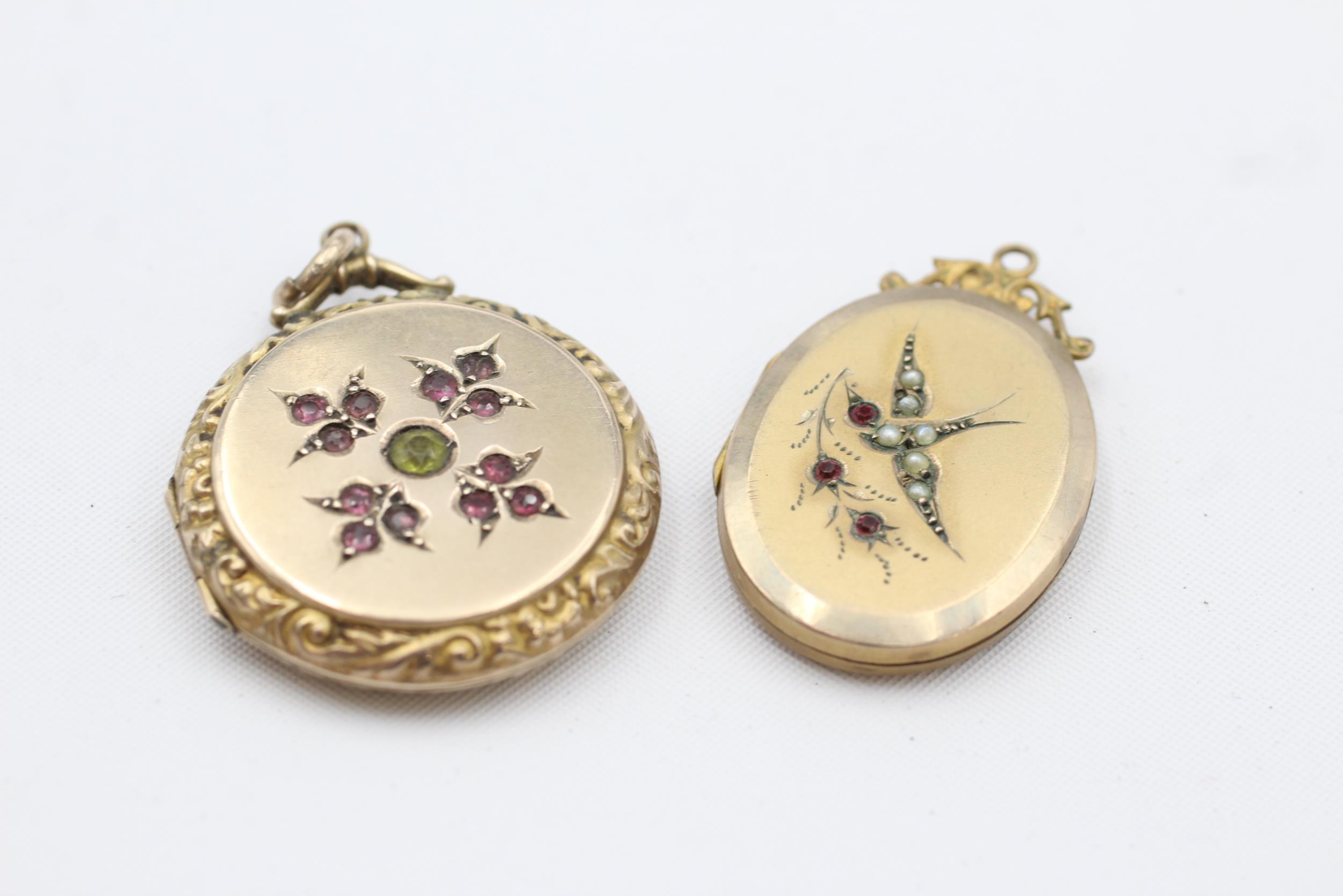 2 x 9ct back & front gold antique paste & seed pearl set lockets (13.2g)