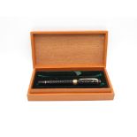 PARKER Duofold Black Lacquer FOUNTAIN PEN w/ 18ct Gold Nib WRITING Boxed