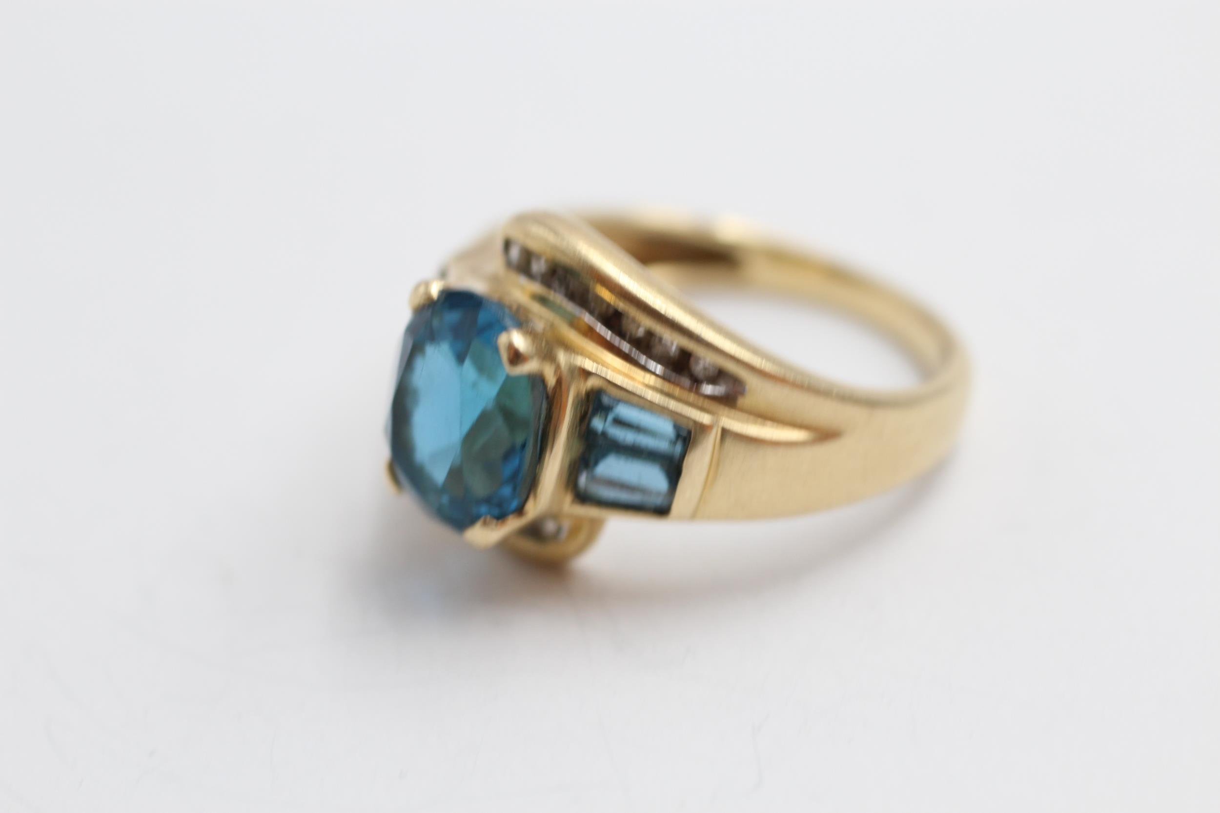 14ct gold diamond & topaz dress ring (4.6g) Size 0 - Image 2 of 4