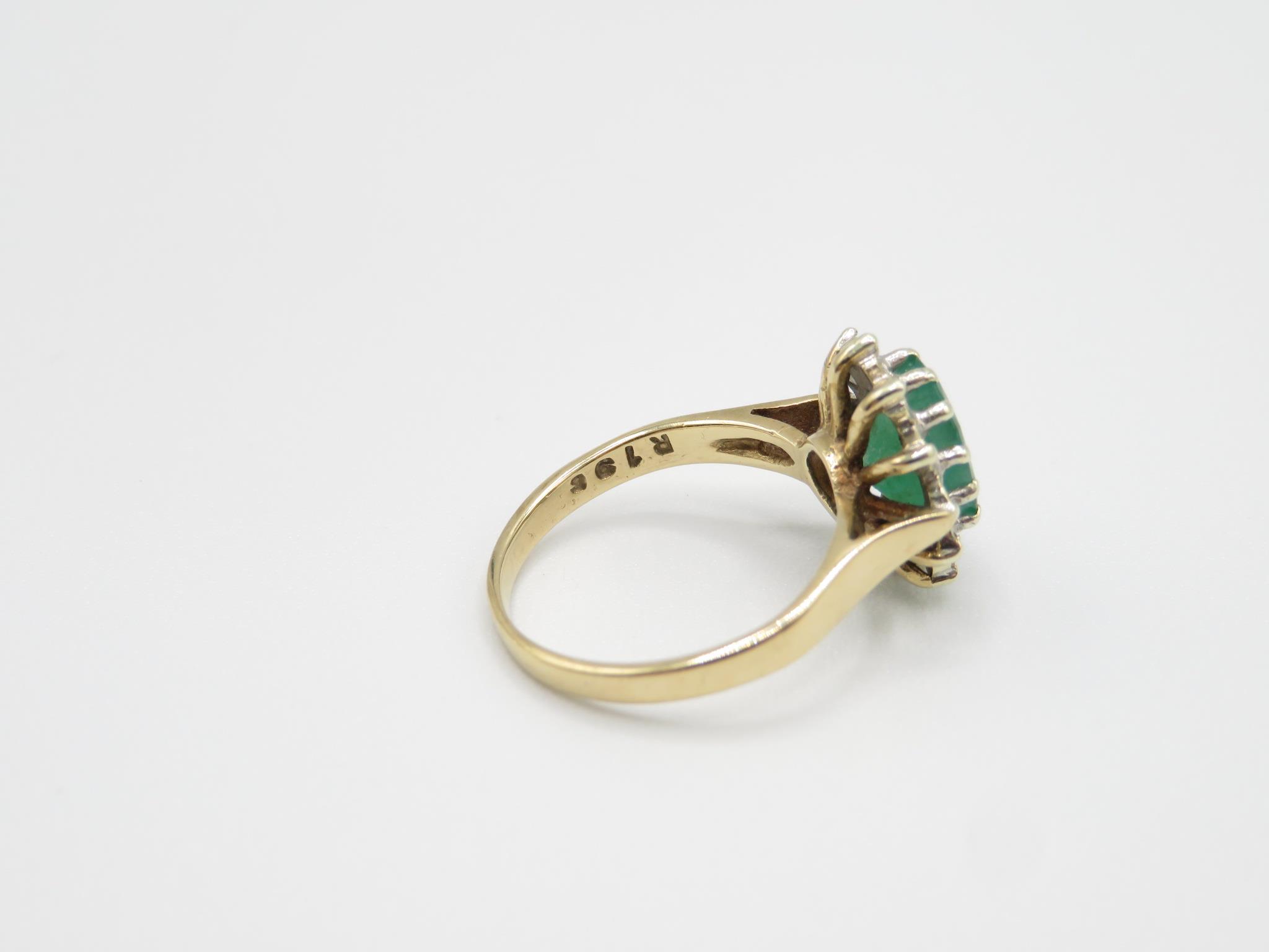 9ct Gold Oval Cut Emerald Single Stone Ring With Diamond Surround (3.2g) Size M - Image 5 of 8